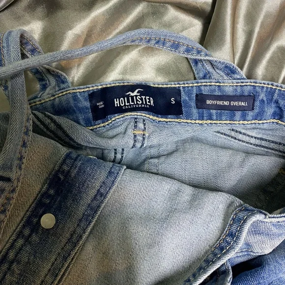 Hollister Blue Denim Distressed Boyfriend Overalls Size Small - Picture 6 of 7